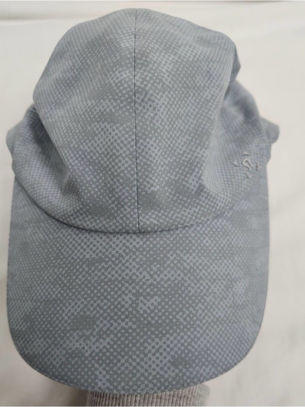 Lululemon Hat Cap Strap Back Gray/Blue Workout Lightweight Athletic Outdoors